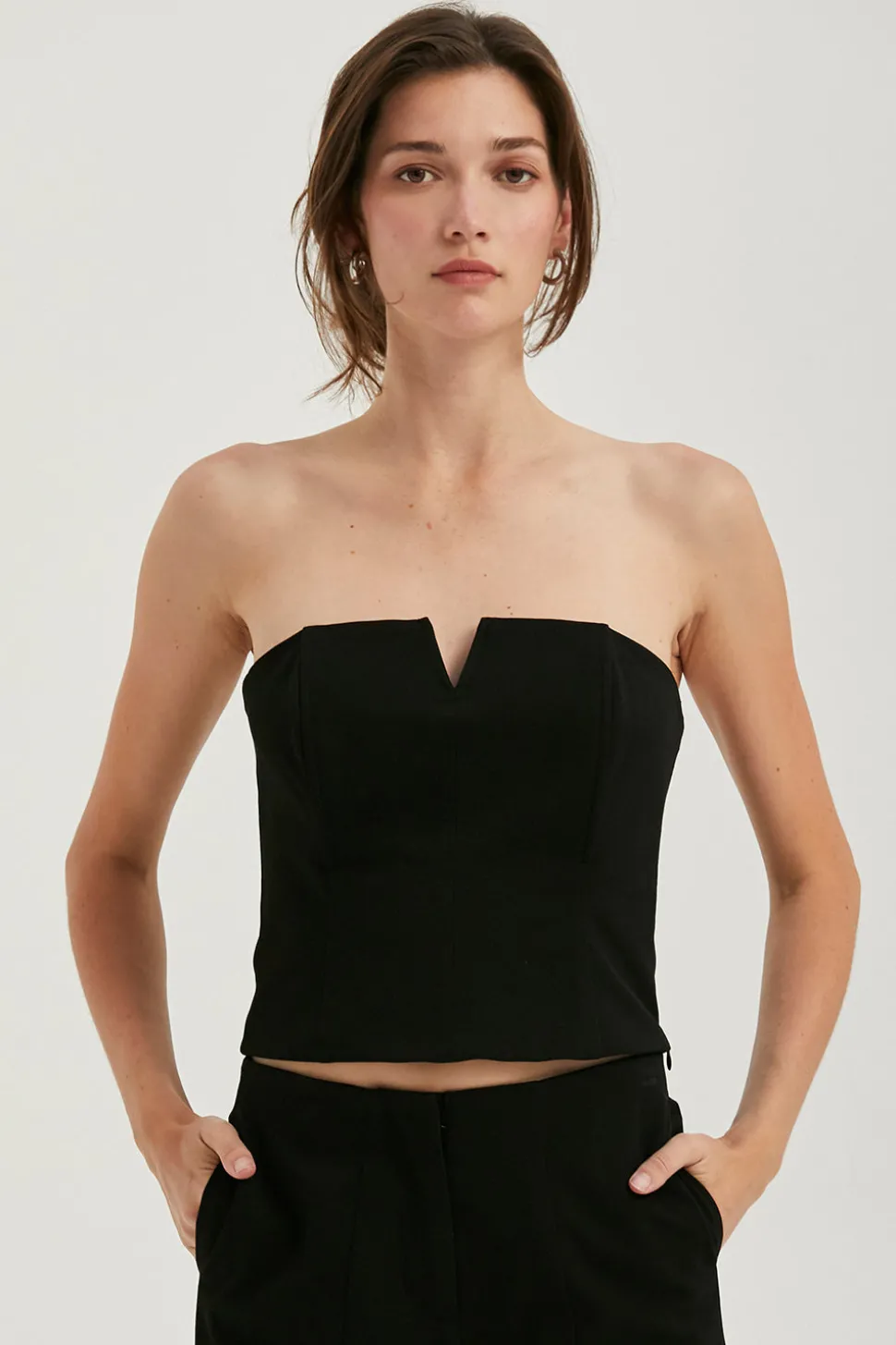 Remi V-wire Tube Top