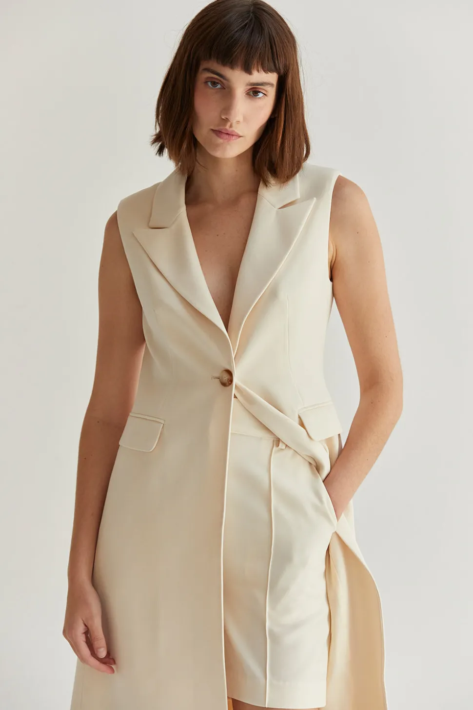 Sasha Sleeveless Long Blazer