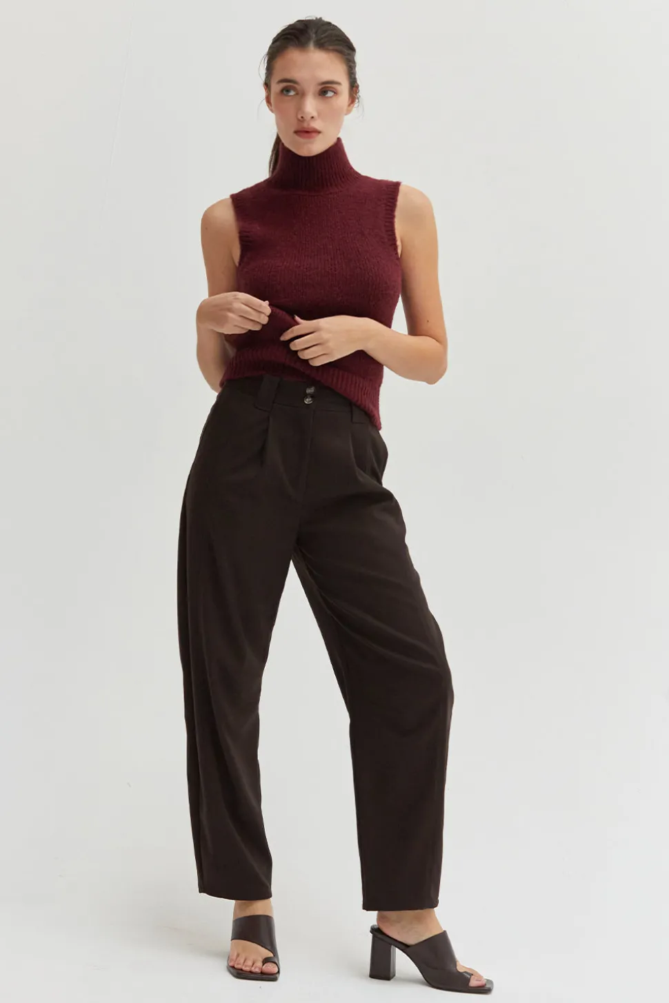 Yosira Sleeveless Turtleneck Sweater Top